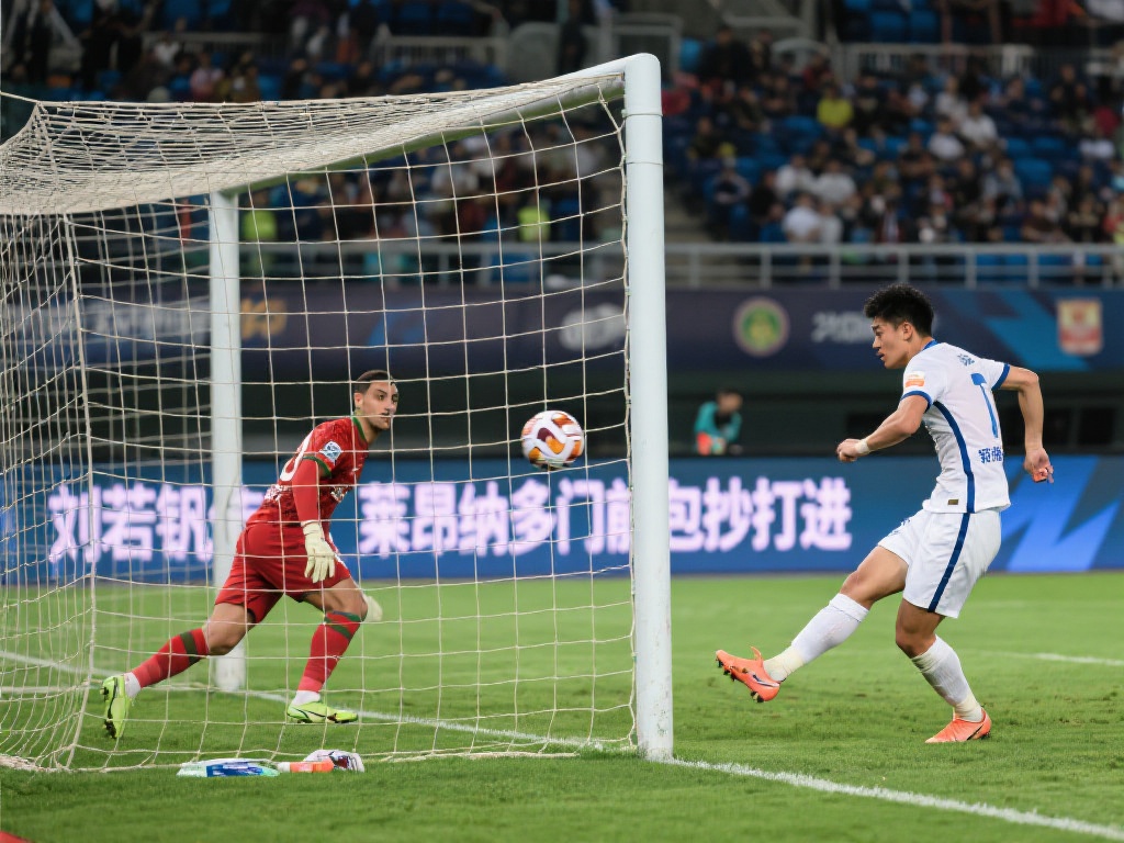 刘若钒妙传助攻，莱昂纳多门前扫射破门